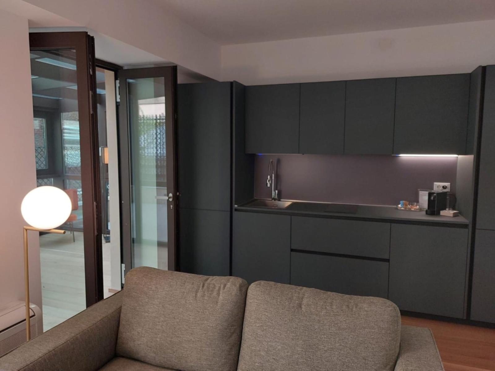 Nj Hotels & Apartments San Pietro All'Orto 6 มิลาน ภายนอก รูปภาพ